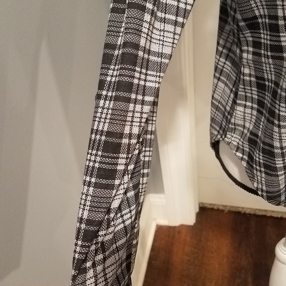 LACED BACK FLANNEL PRINT RUE 21 - Picture 5 of 7